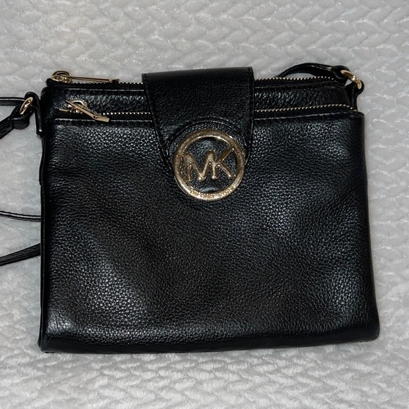 Michael Kors Handbags - Michael Kors Fulton Black Crossbody Bag Double Zip Leather Gold Tone